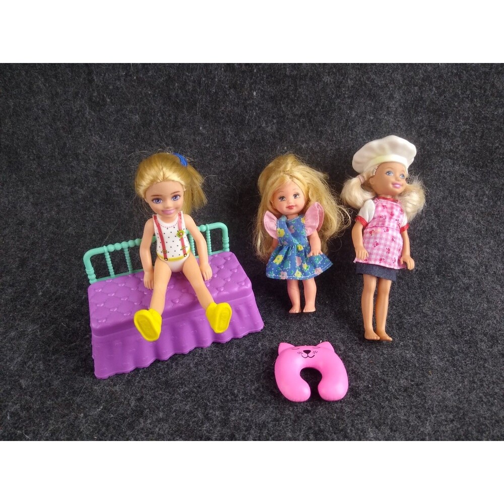 Mattel Barbie Kelly and Chelsea Dolls 3 Doll Lot Plus Daybed Etc